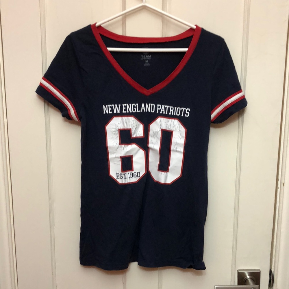 Vintage Y2K Women’s New England Patriots v-neck t shirt